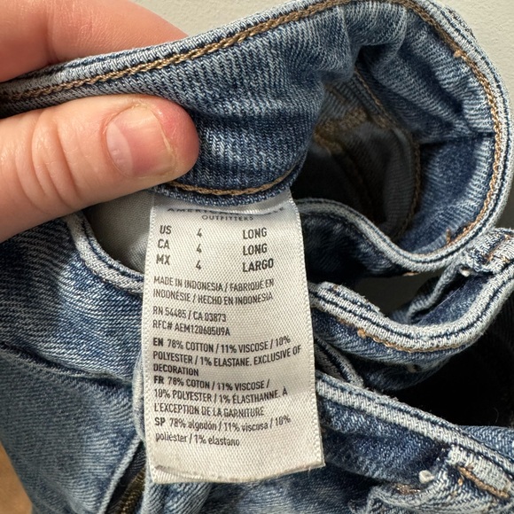 American Eagle Outfitters High Rise Blue Jeans with Distressed Detail - Picture 5 of 5